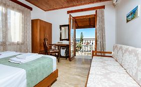 Evelinas House Platanias